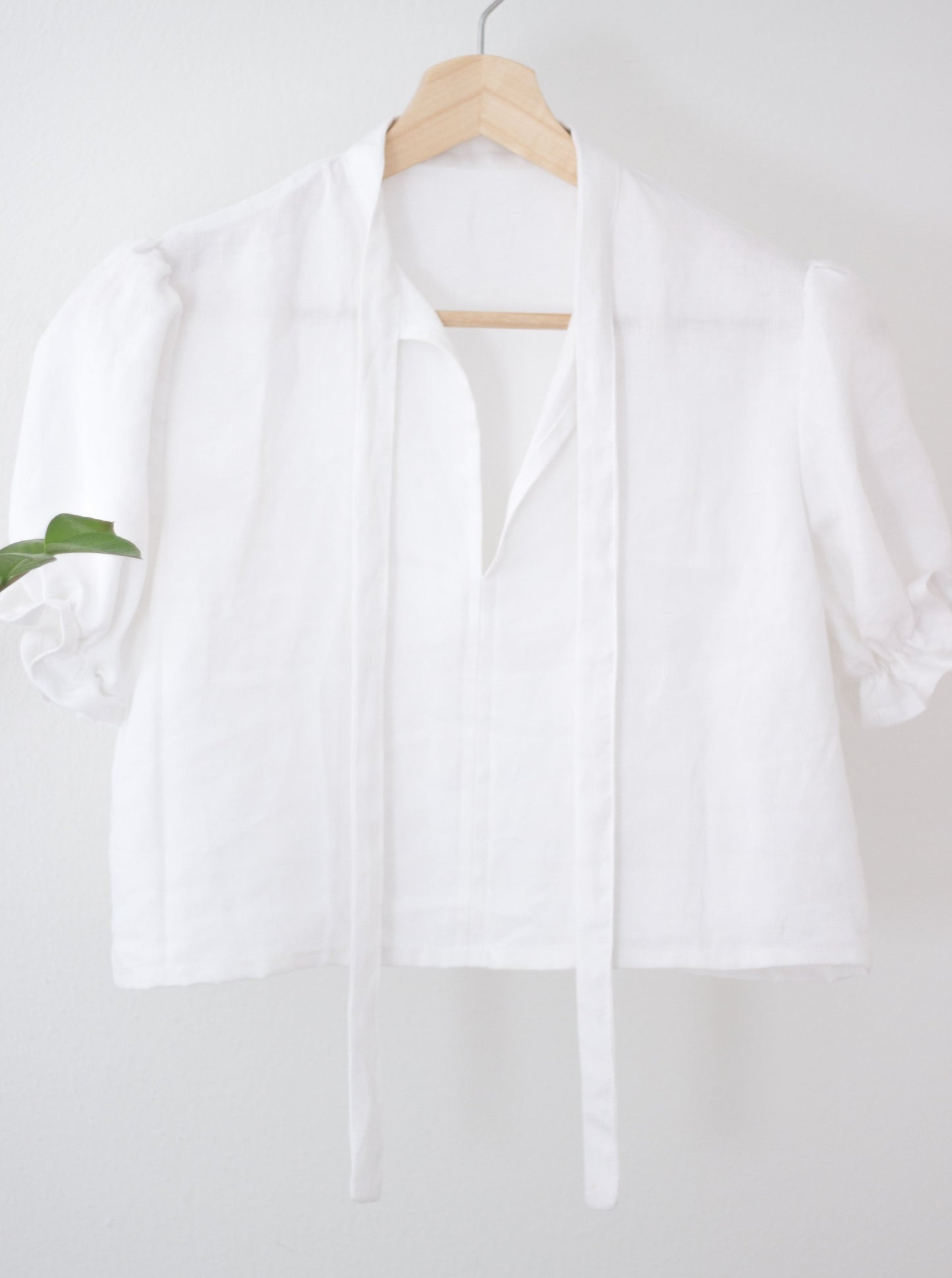 WHITE LINEN KELLY BLOUSE